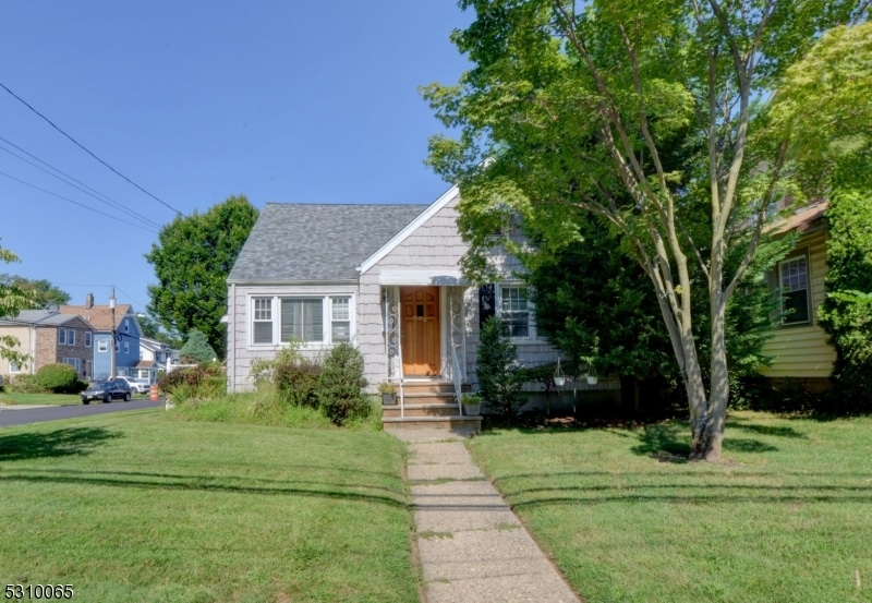 438 W 5th Ave, Roselle, NJ 07203 - photo 1