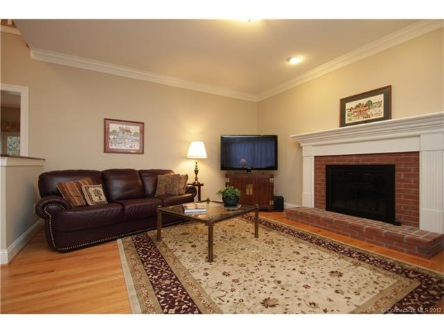 14 Daniel Cir unit 14, Suffield, CT 06078 - photo 1