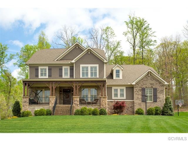 Welcome to 2724 Royal Crest Drive in the Queens Gr