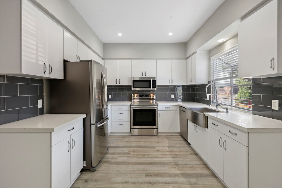 2100 Huldy St unit 5, Houston, TX 77019 - photo 1