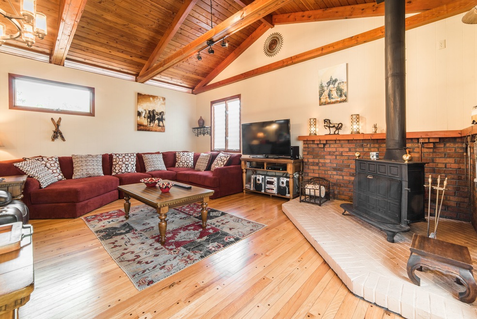 1091 Laurel Dr, Aurora, IL 60506 - photo 1