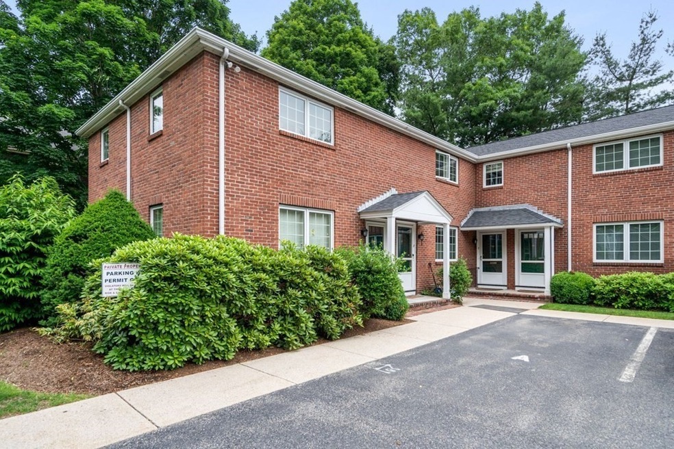 63 Linden St unit 3, Wellesley, MA 02482 - photo 1