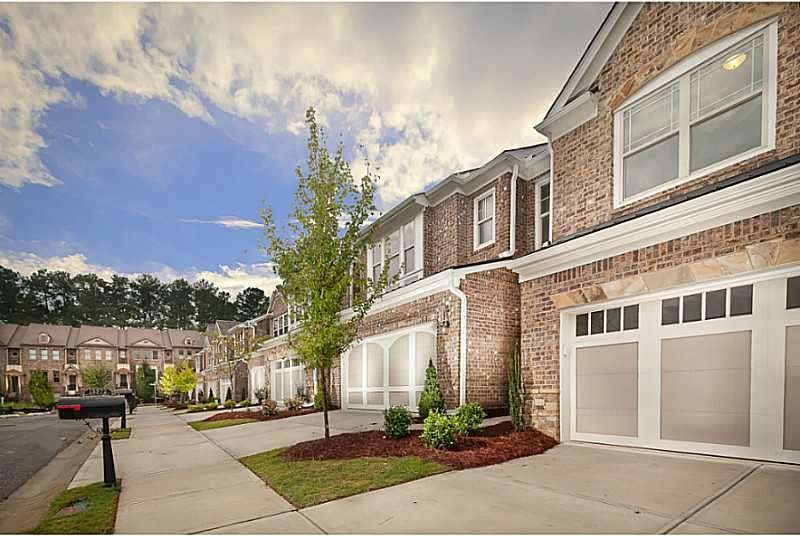 Amenities. COMMUNITY STREET SCAPE.