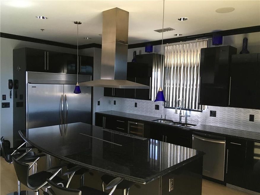 11214 Johnson Dr, Shawnee, KS 66203 - photo 1