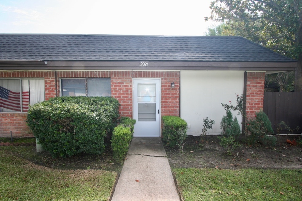 12024 Mighty Oak Dr unit A, Houston, TX 77066 - photo 1