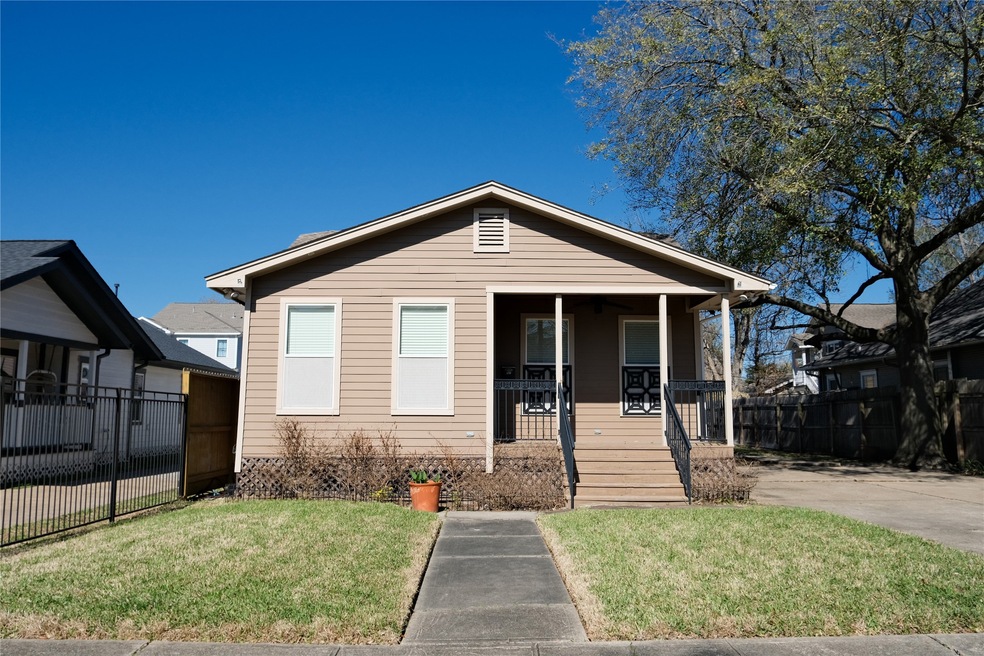 741 E 7th St, Houston, TX 77007 - photo 1
