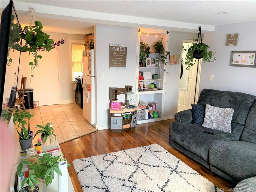 938 Wethersfield Ave unit 4, Hartford, CT 06114 - photo 1