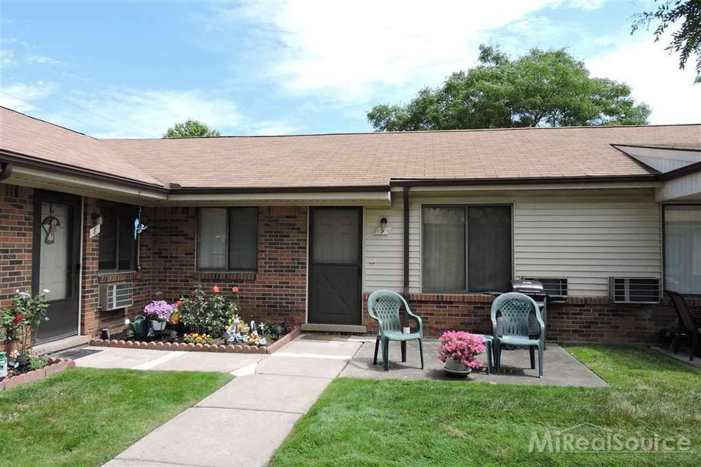30010 Utica #9, Roseville, MI 48066 - photo 1