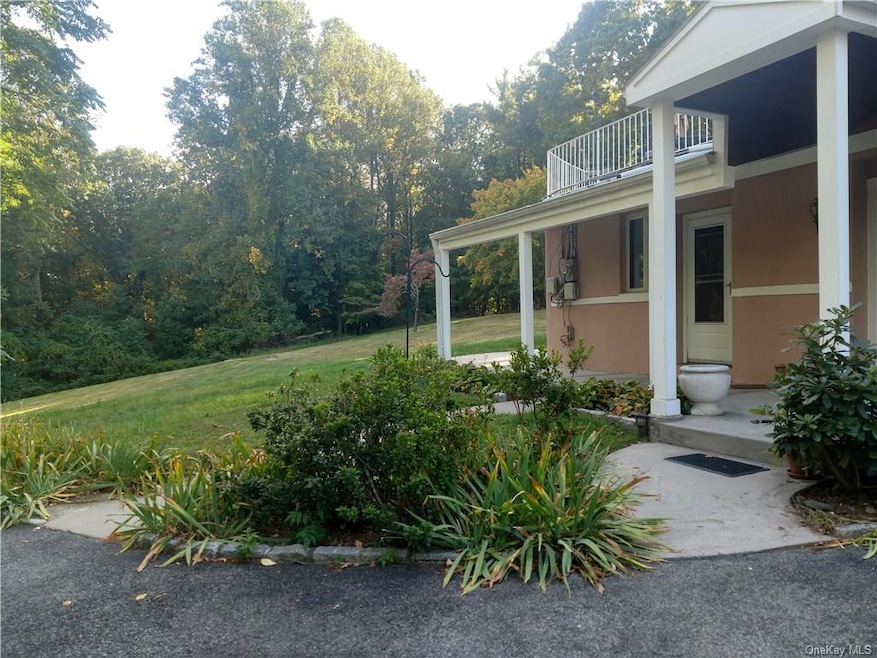 11 Dyckman Dr, Mohegan Lake, NY 10547 - photo 1