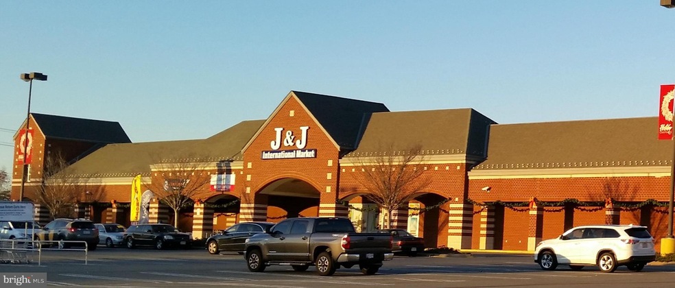 16531 River Ridge Blvd, Woodbridge, VA 22191 - photo 1