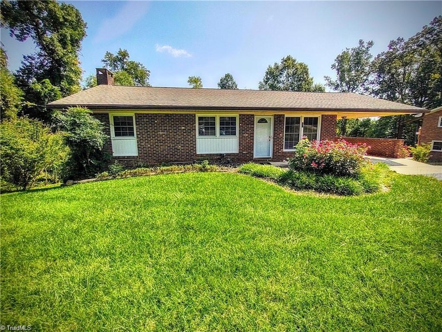 5626 Driftwood Dr, High Point, NC 27263 - photo 1