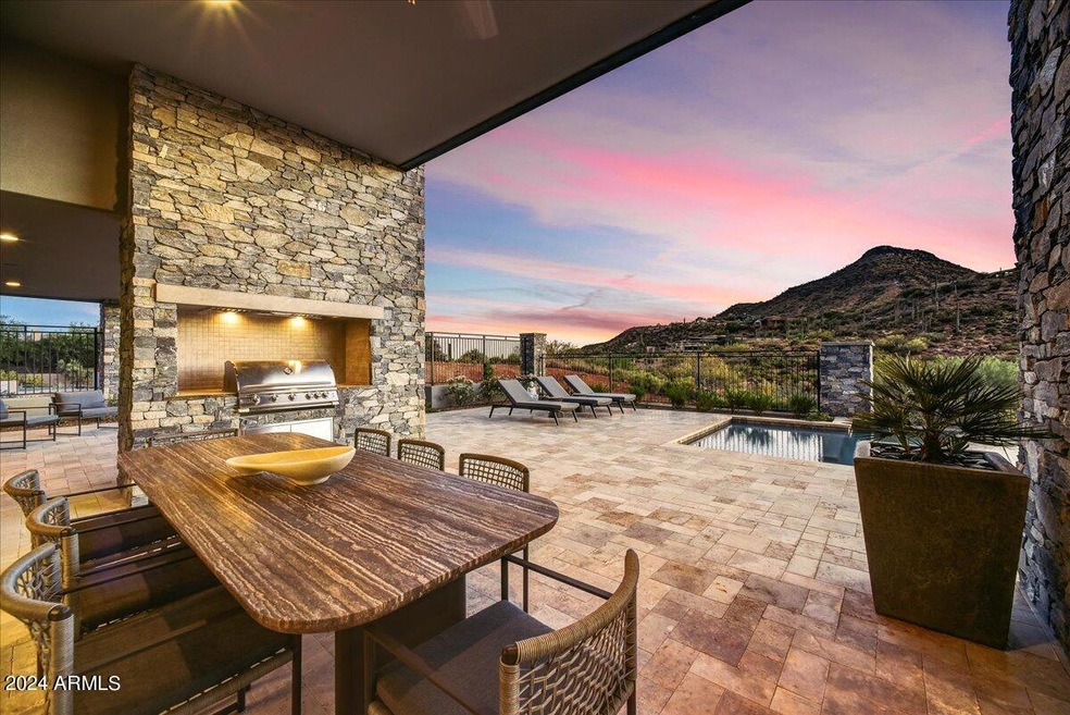 42-Outdoor Dinng