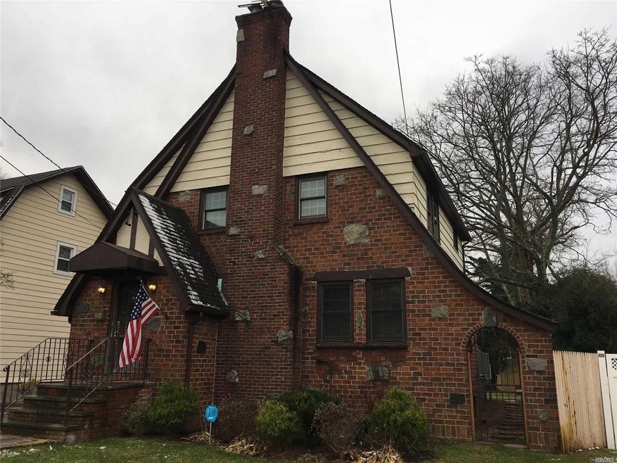 668 Lakeside Dr, Baldwin, NY 11510 - photo 1