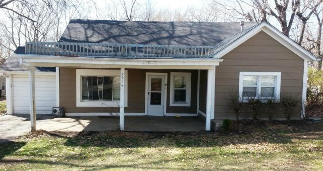 2914 S Claremont Ave, Independence, MO 64052 - photo 1