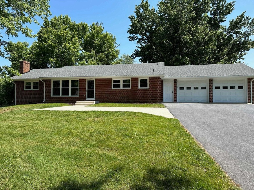 78 Hodge St, Stuarts Draft, VA 24477 - photo 1