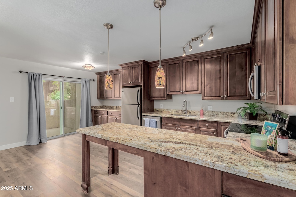 5525 E Thomas Rd unit H1, Phoenix, AZ 85018 - photo 1