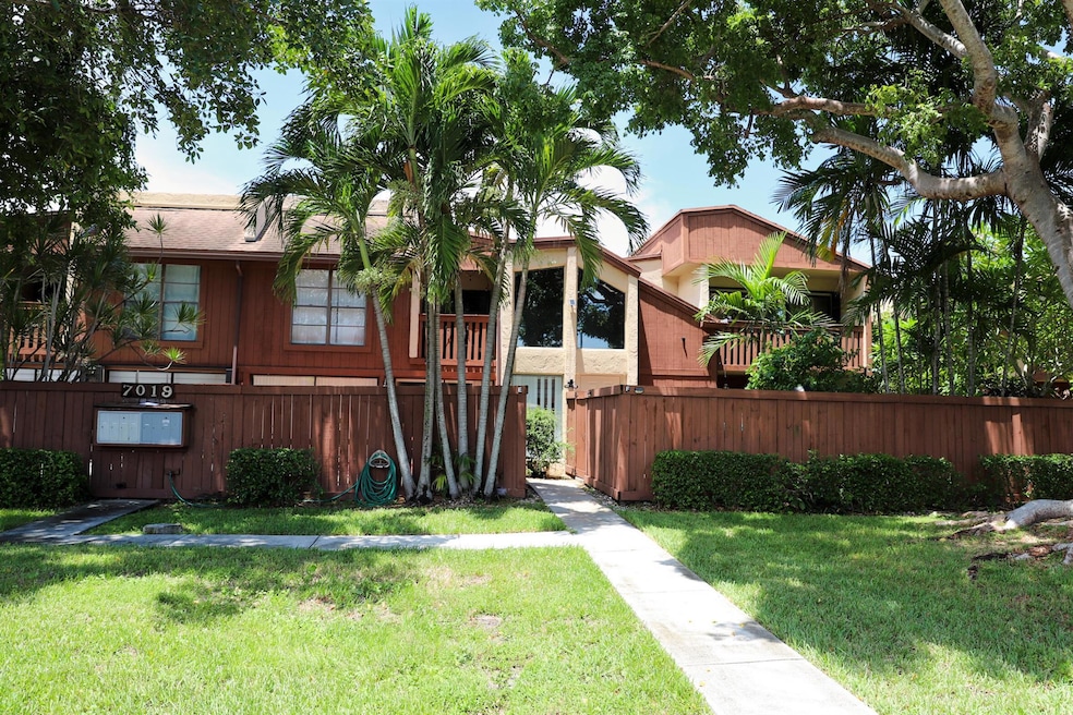 7019 SW 115th Place unit F31, Miami, FL 33173 - photo 1