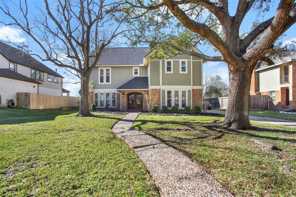 102 Dorado Dr, Friendswood, TX 77546 - photo 1
