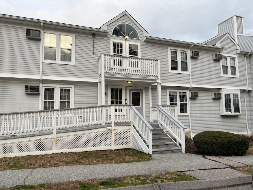 Longview Village Condominiums unit 34, Waterford, CT 06385 - photo 1