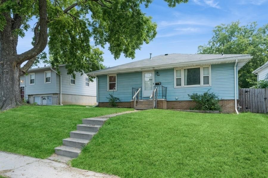 1607 E 23rd St, Des Moines, IA 50317 - photo 1