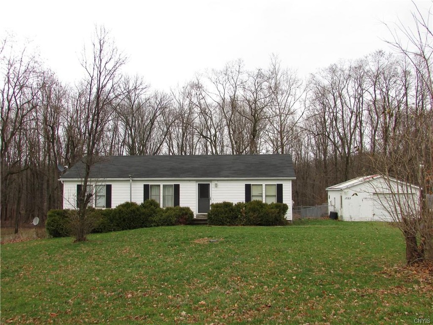 Country living, yet minutes away from the villages