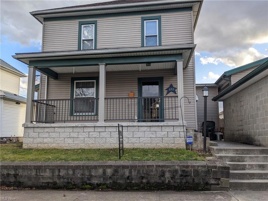 653 Vine St, Coshocton, OH 43812 - photo 1