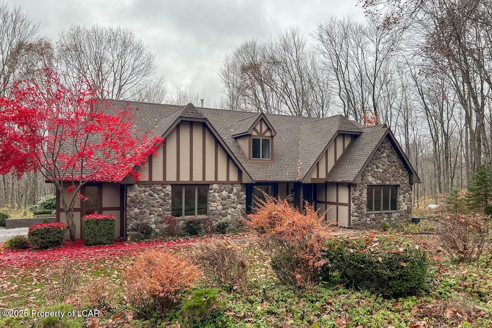 65 Glendalough Rd, Dallas, PA 18612 - photo 1