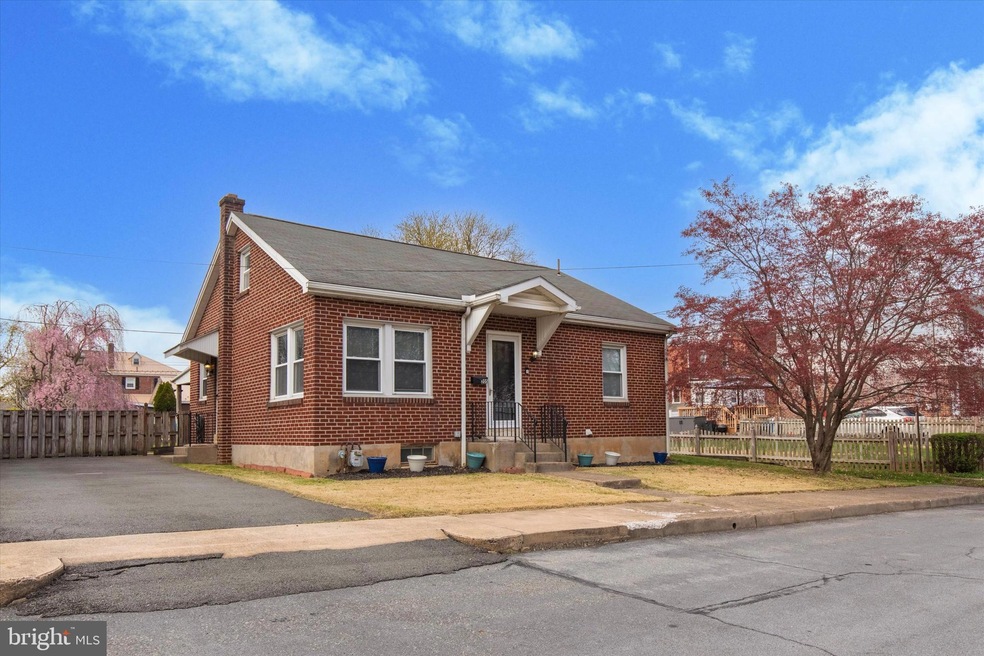 205 Bernhart Ave, Reading, PA 19605 - photo 1