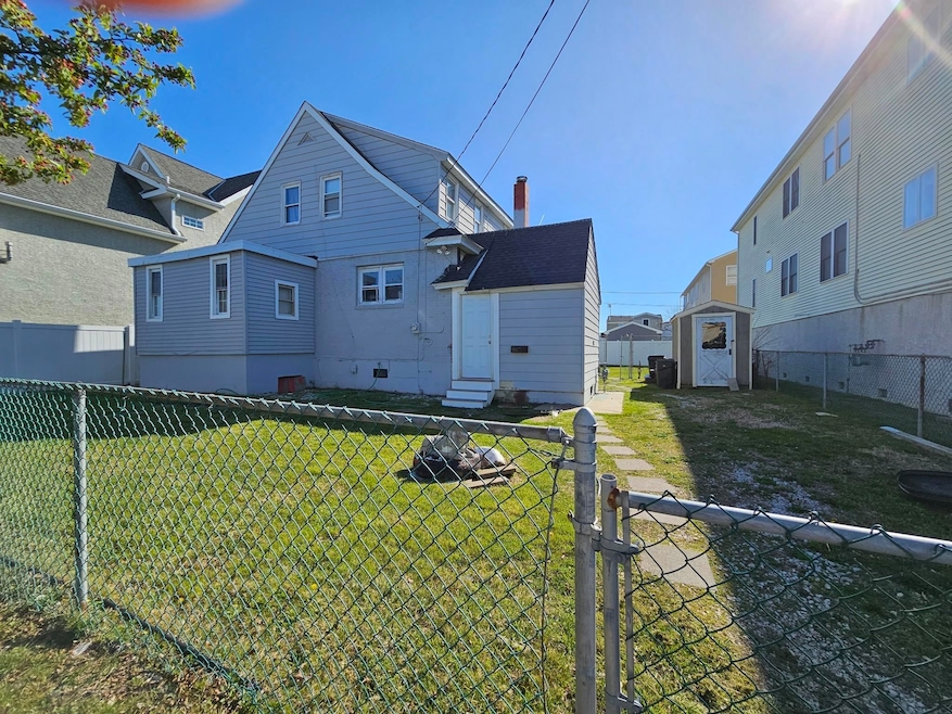 320 W Garfield Ave, Wildwood, NJ 08260 - photo 1