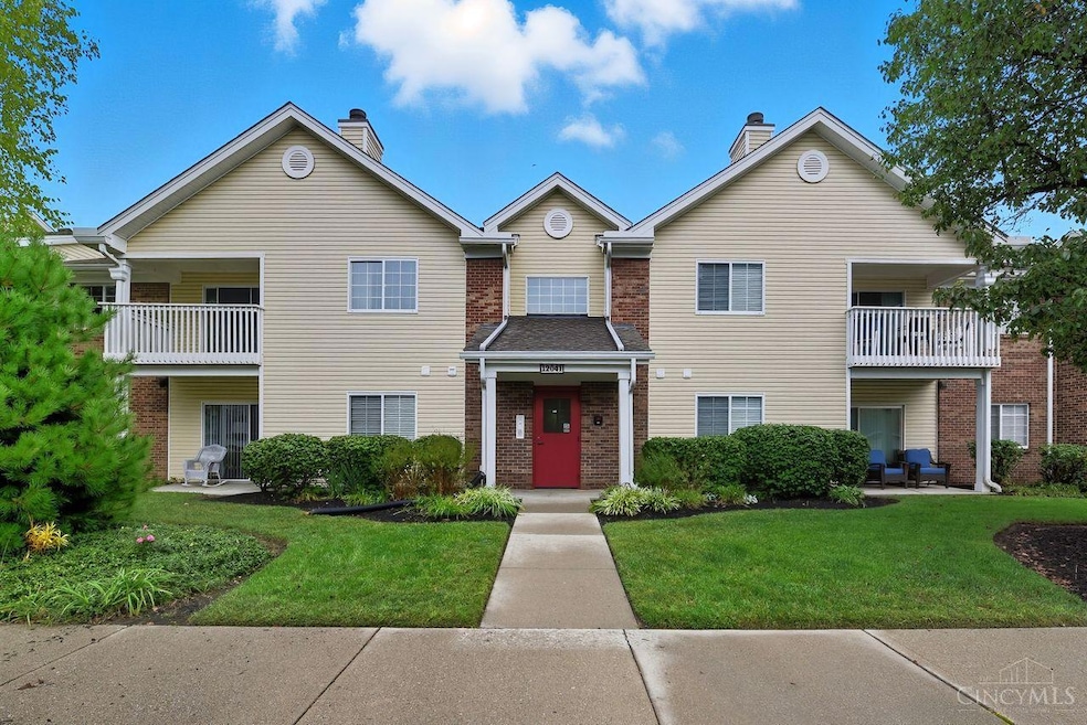 12041 Carrington Ln, Loveland, OH 45140 - photo 1