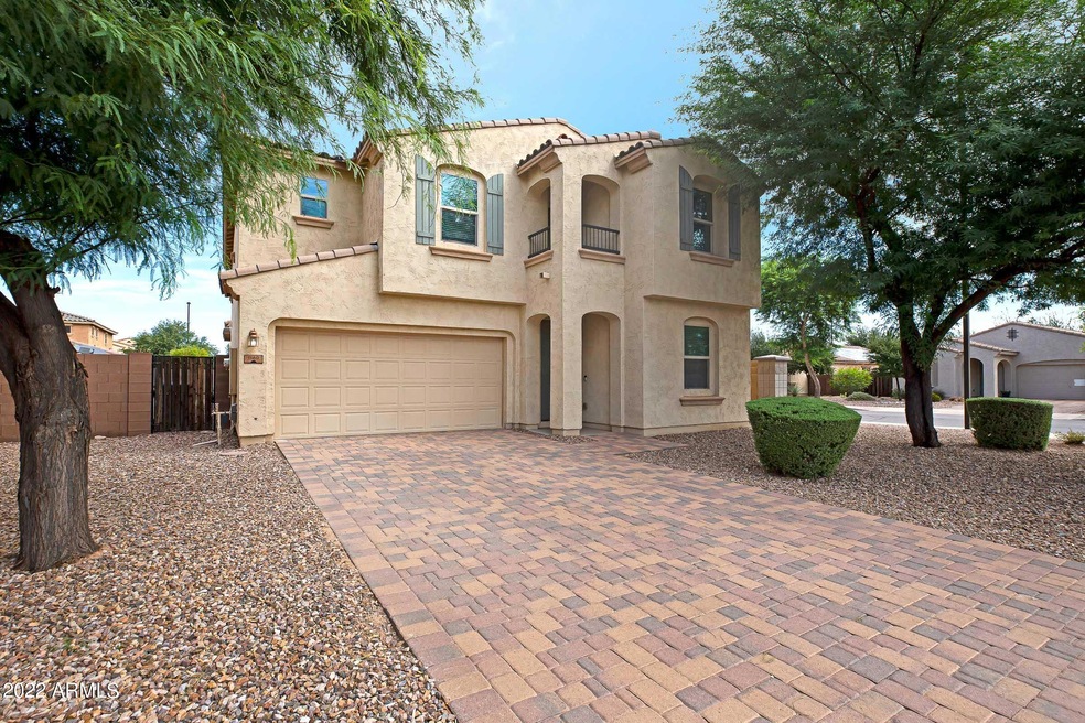 1160 E Blue Spruce Ln-2