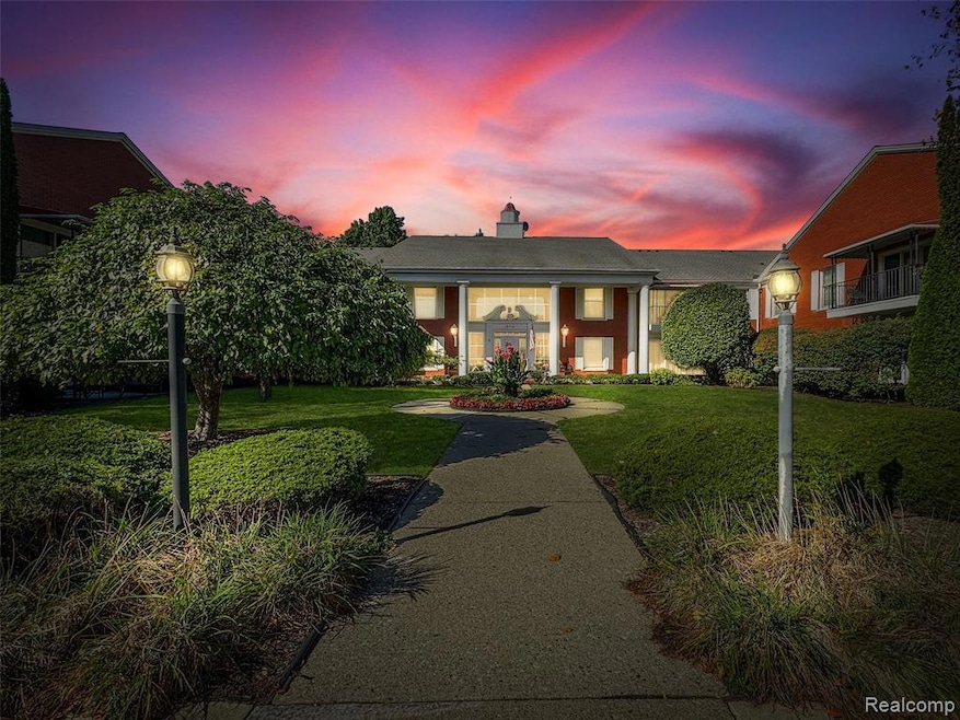 19710 W 13 Mile Rd unit 108, Beverly Hills, MI 48025 - photo 1