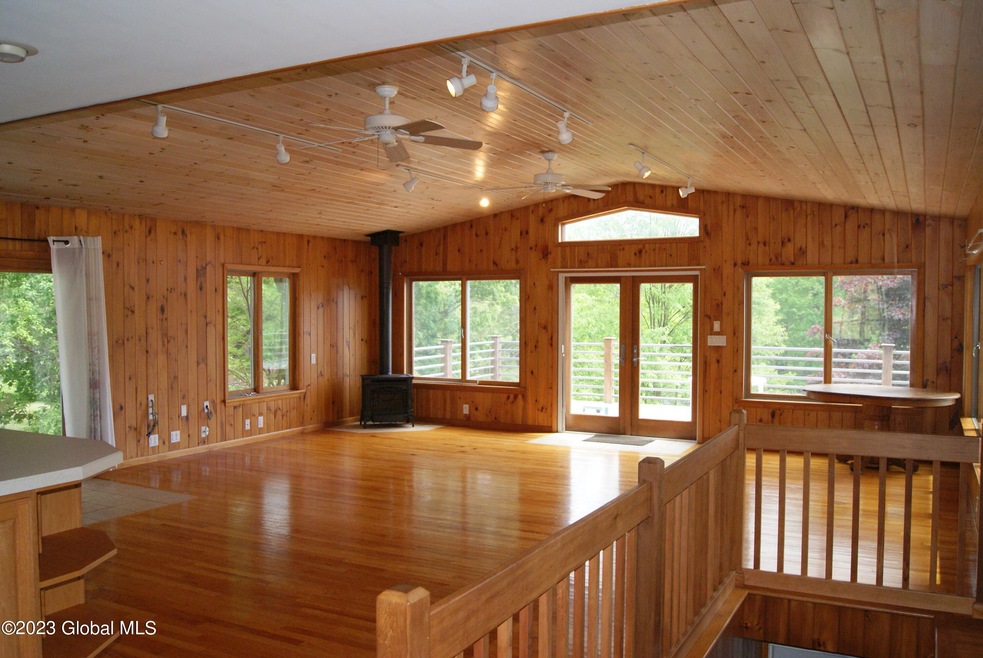 189 Droms Rd, Schenectady, NY 12302 - photo 1