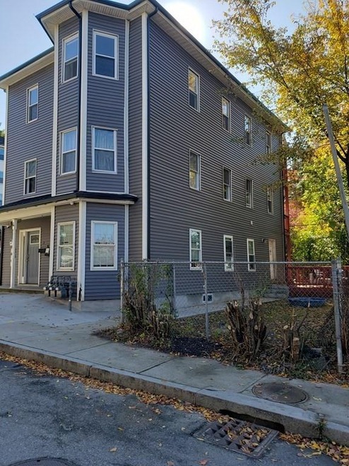 4 Diamond St, Worcester, MA 01610 - photo 1