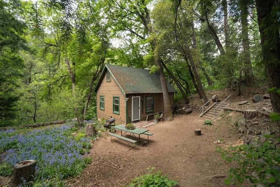 4709 Dunsmuir Ave, Dunsmuir, CA 96025 - photo 1