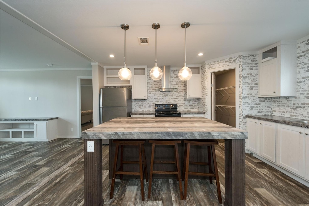 105 Salty Dog Ln, Springtown, TX 76082 - photo 1