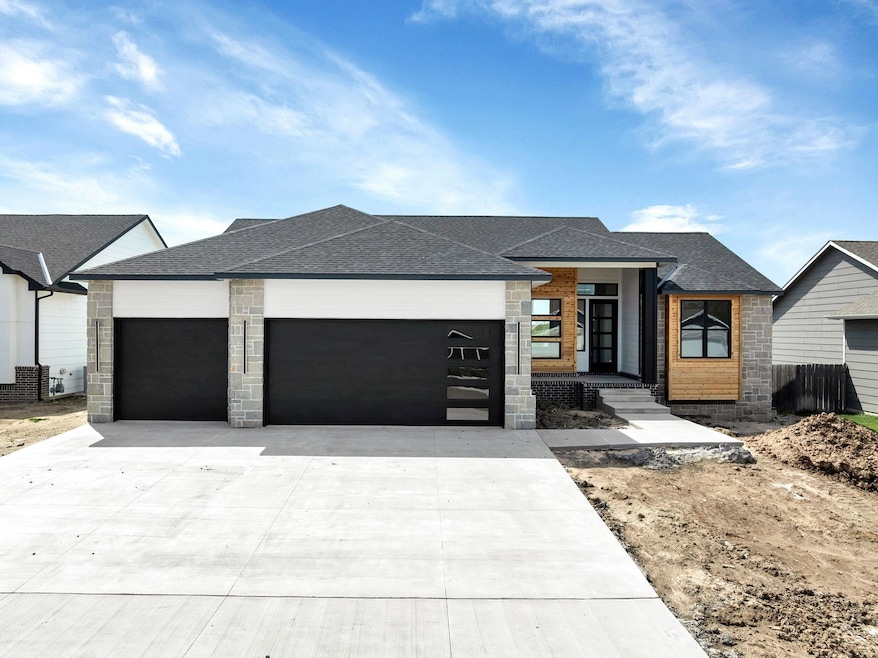 Under Contract $425,000 • Co-Listing Agent