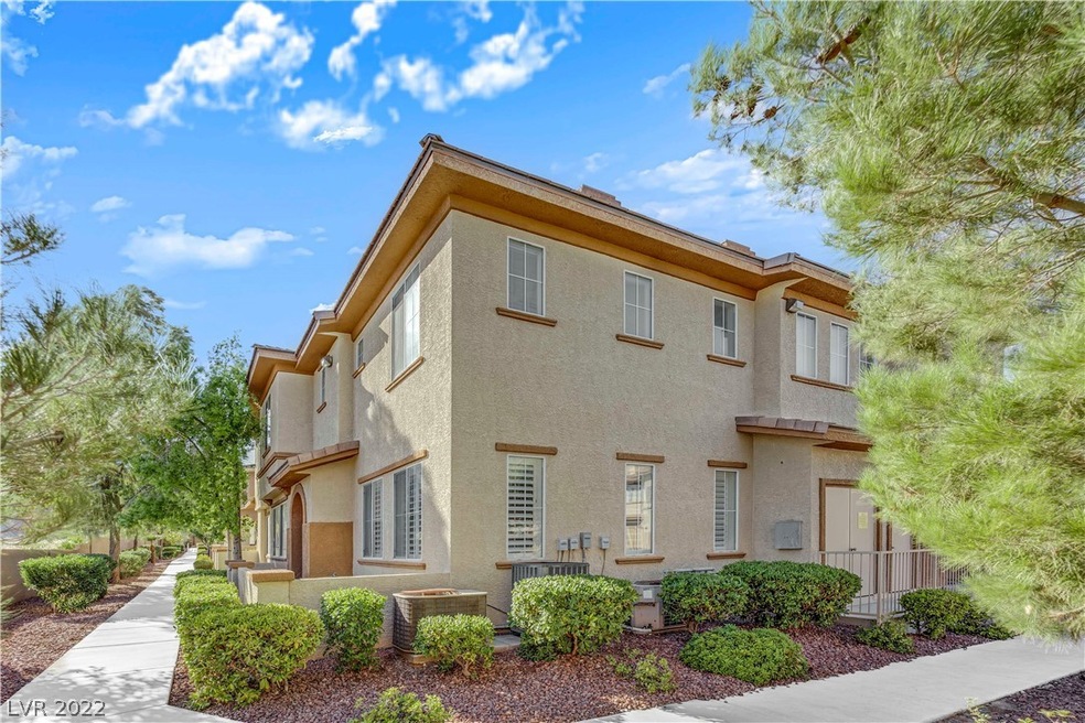 Corner Unit with great walking trails