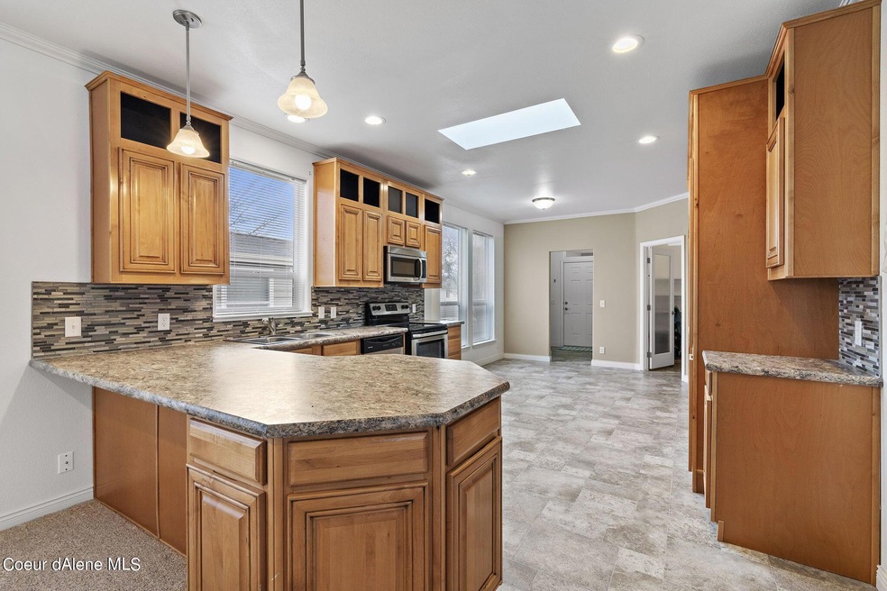 7-web-or-mls-2121-w-jester-way