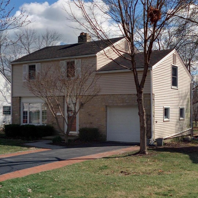 2225 Swansea Rd, Columbus, OH 43221 - photo 1