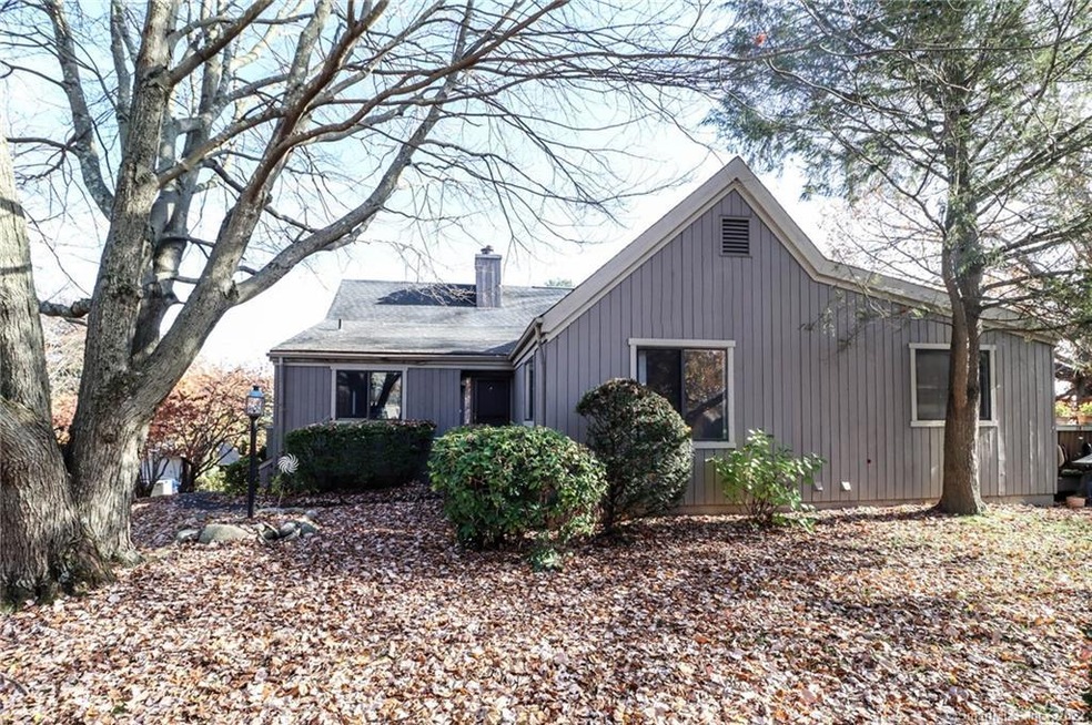 537 Chapokele Ln unit B, Stratford, CT 06614 - photo 1