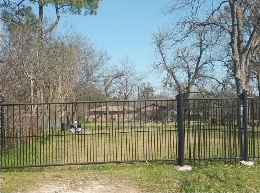 4614 Leffingwell St, Houston, TX 77026 - photo 1