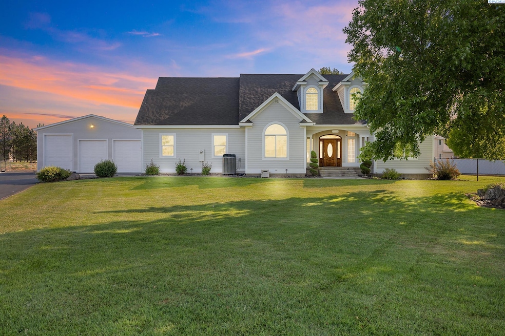 For Sale $999,900 • Co-Listing Agent