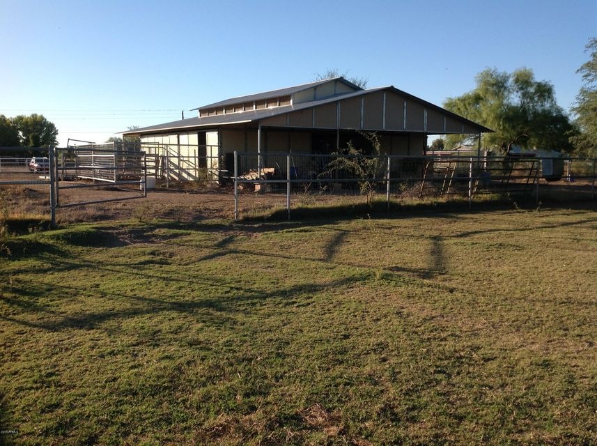 182nd St Barn (1)