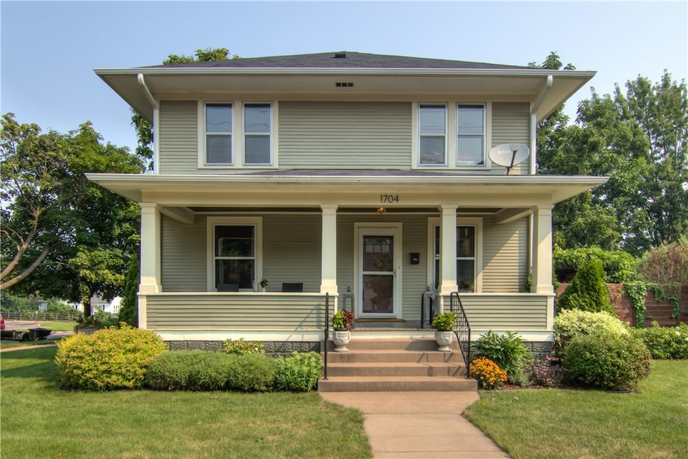 1704 Birch St, Eau Claire, WI 54703 - photo 1