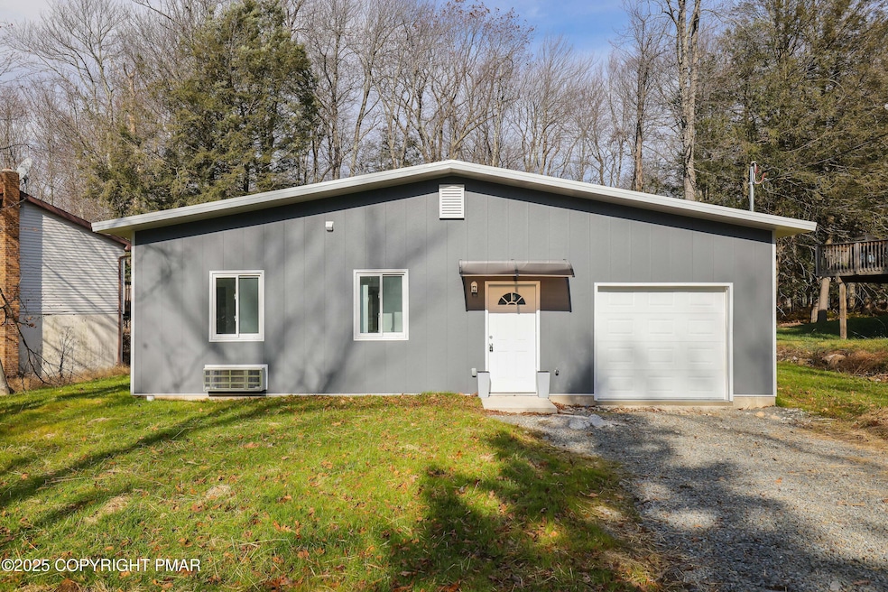 208 Greenbriar Cir, Tobyhanna, PA 18466 - photo 1