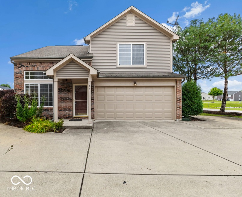 673 Stobus Dr, Greenwood, IN 46143 - photo 1