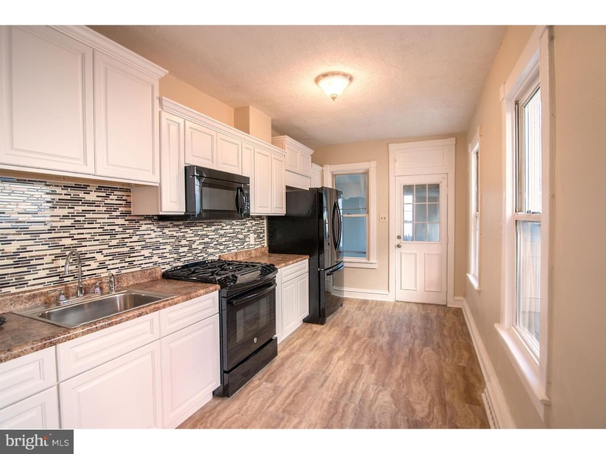 816 Mcknight St, Reading, PA 19601 - photo 1