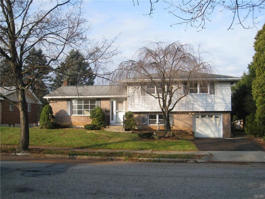 1569 Ralston Rd, Bethlehem, PA 18018 - photo 1