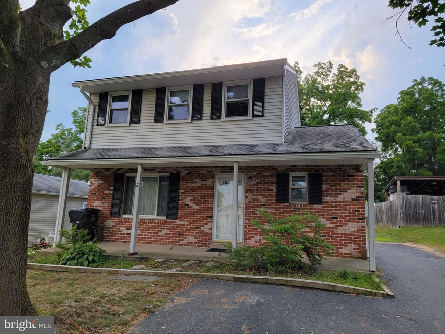 7 Barb Ln, Boyertown, PA 19512 - photo 1